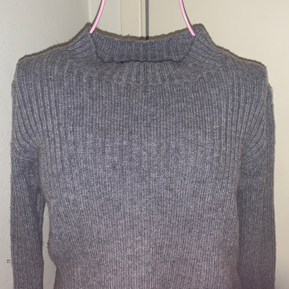 Like New Brandy Melville Gray Mock Turtleneck Sweater - One Size - Picture 5 of 11